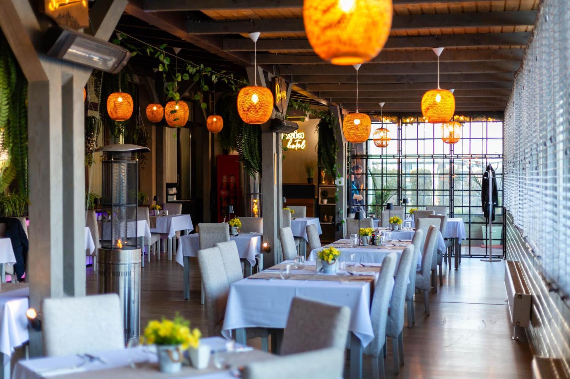 Hotel Restaurant Alesia Corunca Esterno foto